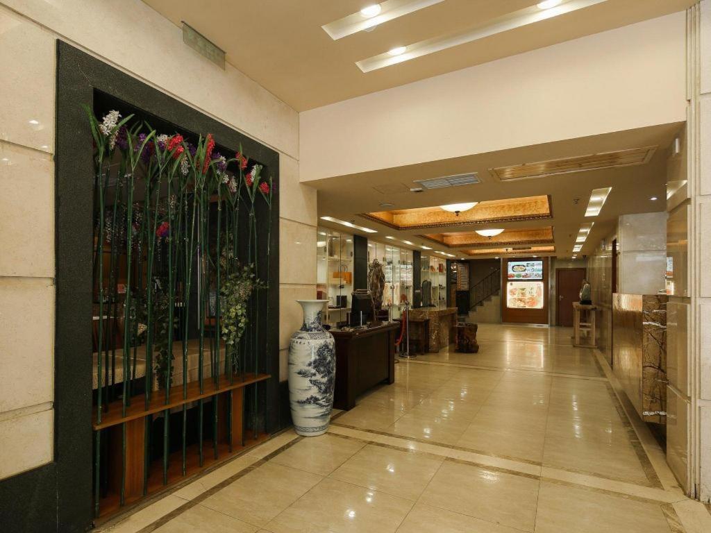 Royal Garden Hotel Guangzhou Exterior foto